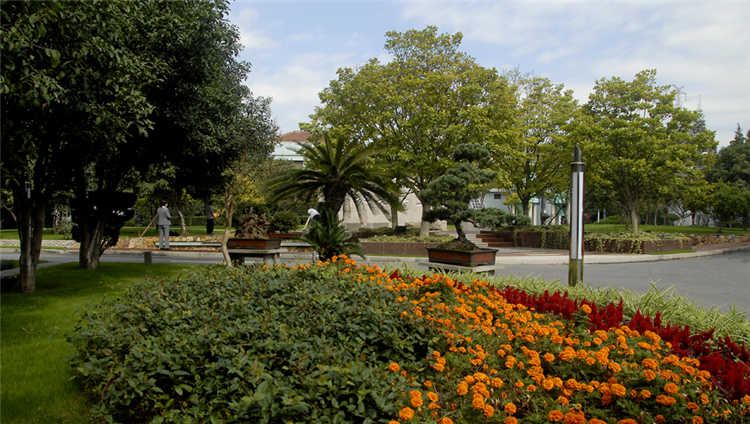 59155513ed350.jpg 排(pai)水(shui)運(yun)行筦理中(zhong)心2.jpg